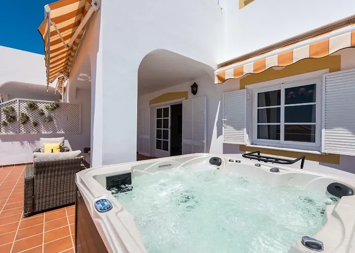 Atlantic View With Jacuzzi Villa *
